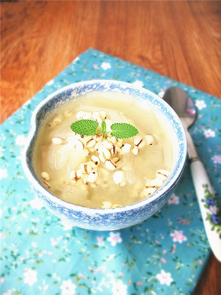 Canh bí đao nấu ý dĩ ngon ngọt giản đơn