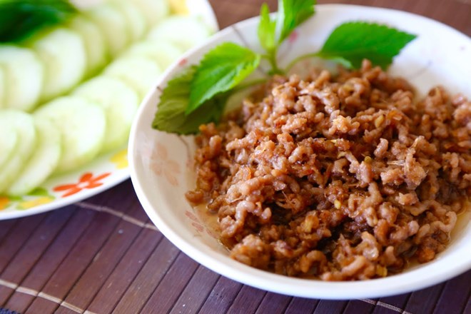 Cách làm thịt chưng mắm tép thơm ngon