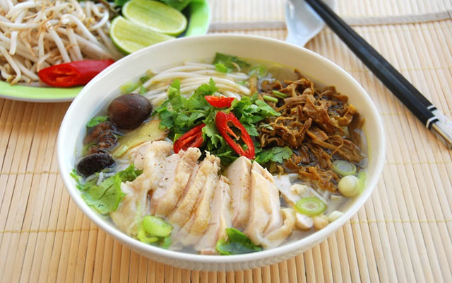 Bữa sáng ngon tuyệt với miến măng gà